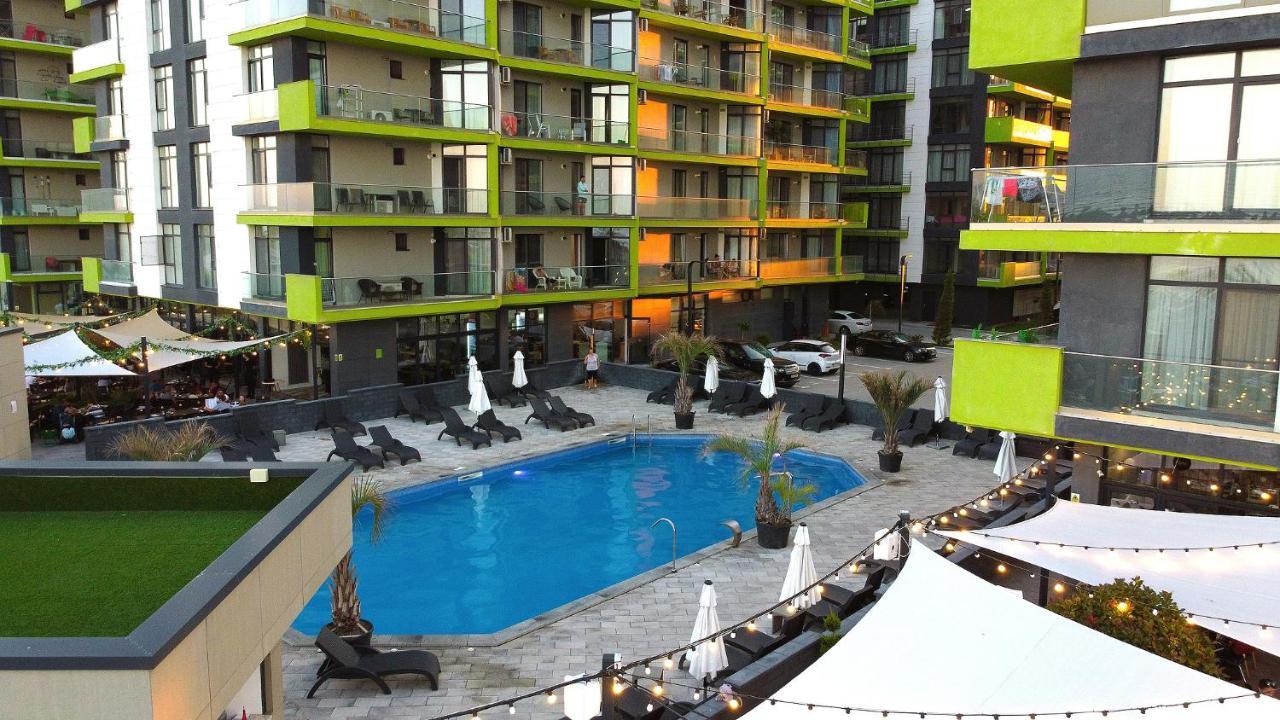 Seascape Apartment Spa N Pool Beach Resort Мамая Экстерьер фото